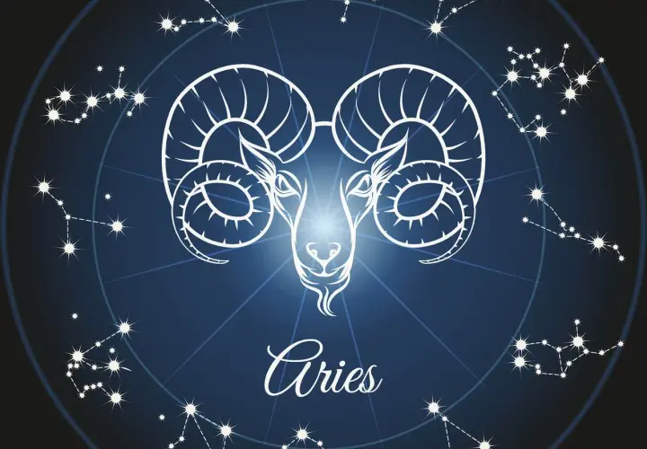 Symbol barana, zodiakalny marzec znak zodiaku, otoczony konstelacjami na tle nocnego nieba.