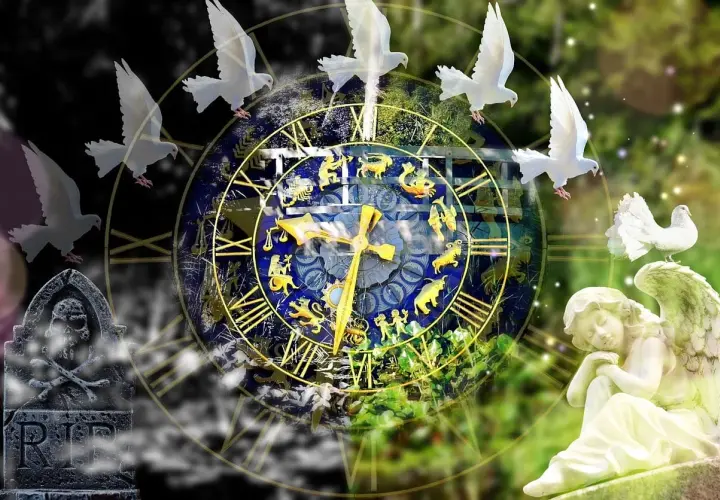 Anioł czuwa nad horoskopem miłosnym, podczas gdy gołębie symbolizują wolność i nadzieję. Czas płynie, a zodiak zapowiada przyszłość.