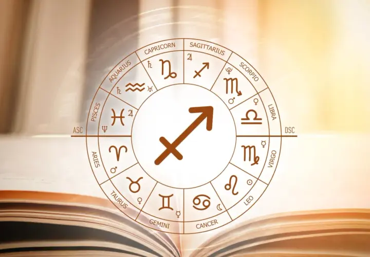 Koło zodiaku z symbolem Strzelca, który jest znakiem zodiaku dla osób urodzonych 21 grudnia.
